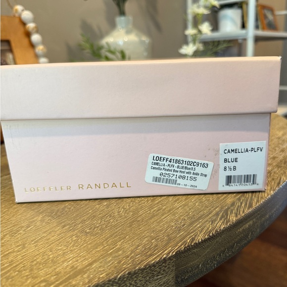 Loeffler Randall Camellia Light Blue Bow Heels, size 8.5. - Picture 10 of 12